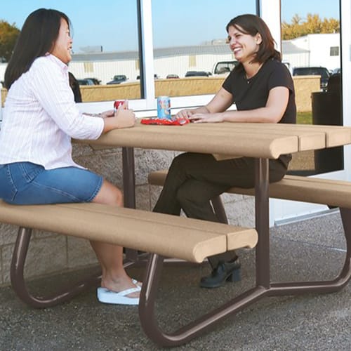 Poly Picnic Table preview 2